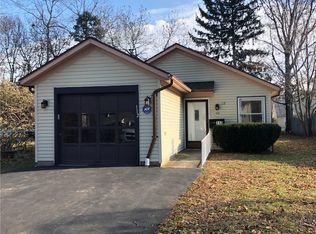 112 Willowbrook Rd, Rochester, NY 14616