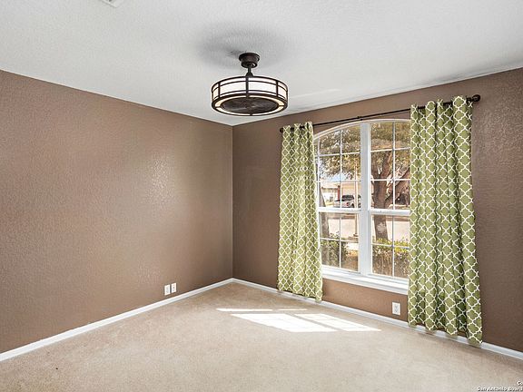 5th image of 5552 Columbia Dr.