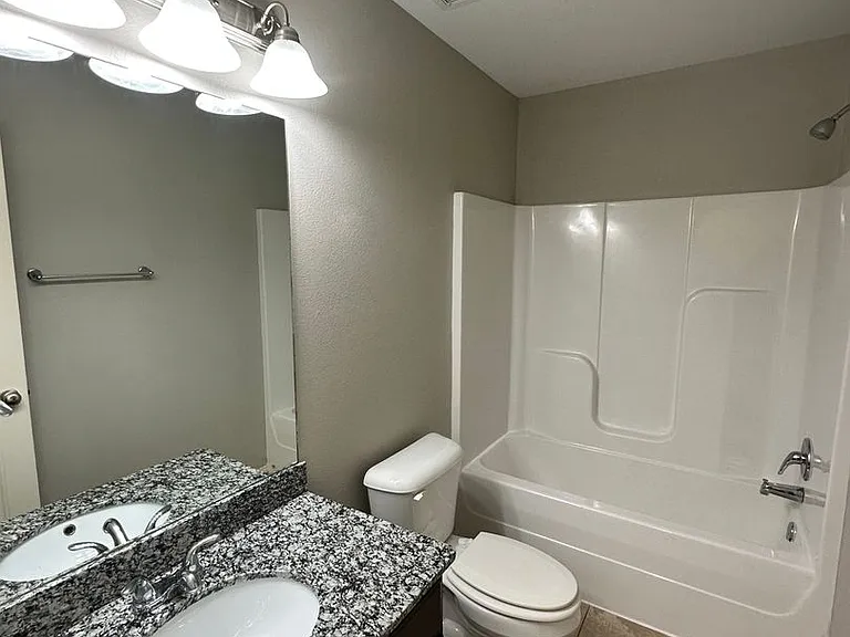 2900 SW Amberwood Ave #2 — Photo 19