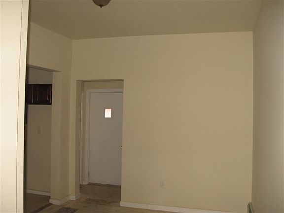 3rd image of 837 E 222nd St