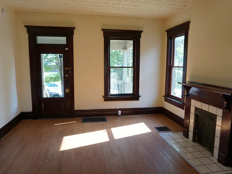 290 E 15th Ave — Photo 17
