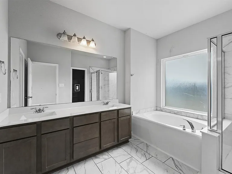 5443 Grand View Dr — Photo 7
