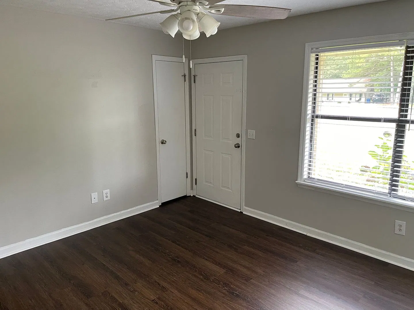 Charming 3-Bedroom, 1-Bath Rental Home with Fenced Yard! — Photo 4
