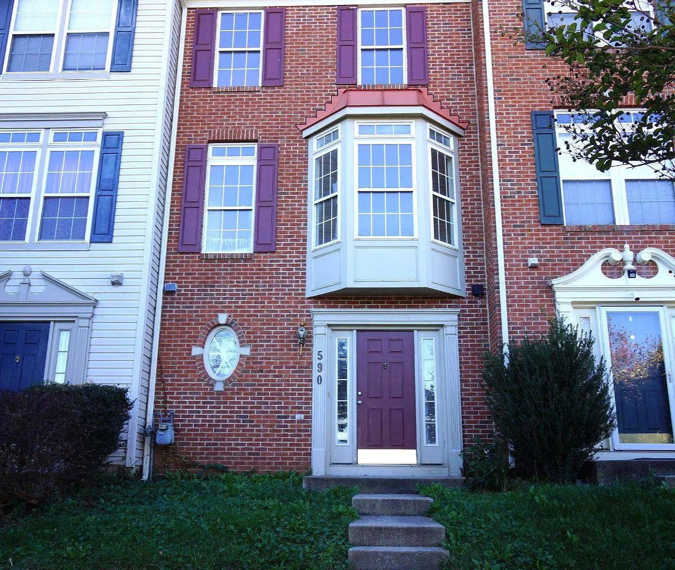 3 bed, 3.5 bath, 1902 sqft, $2,600 — Photo 1