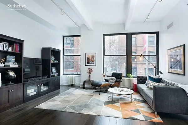 Sold by Sotheby's International Realty | media 2