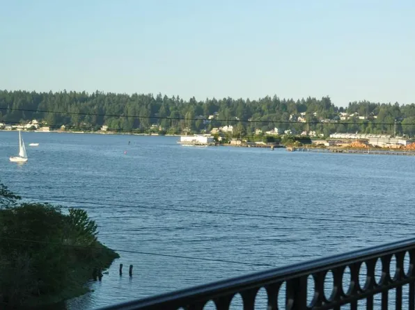 1107 W Bay Dr NW, Olympia, WA 98502