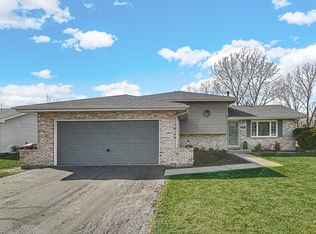 2401 Daniel Lewis Dr, New Lenox, IL 60451