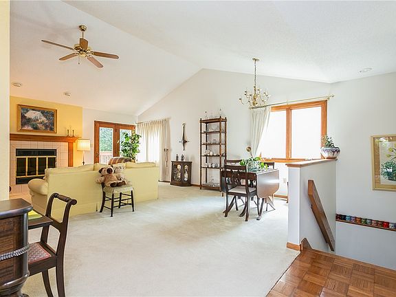 4th image of 3511 Oak Creek Pl