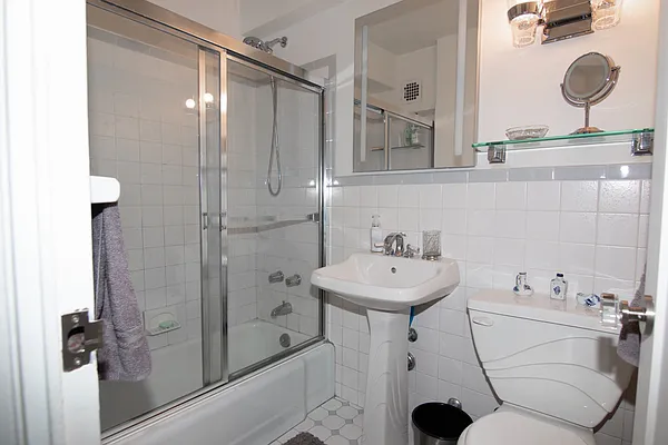 Rented by Corcoran | media 10