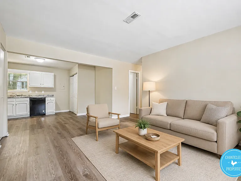 508-512 East Harden Street — Photo 7