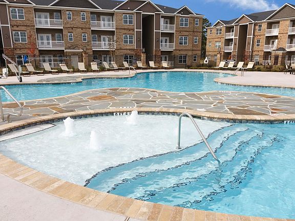 5th image of 627 Legacy Ct #206