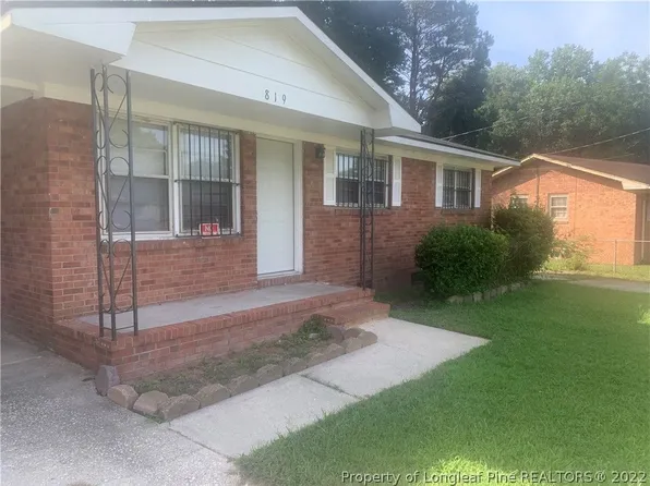 819 Dwain Dr, Fayetteville, NC 28305