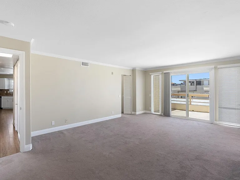 748 Isthmus Ct — Photo 24