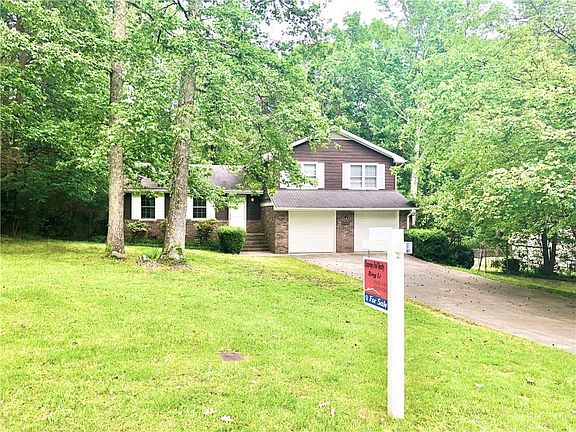 2nd image of 2868 Rosemont Dr