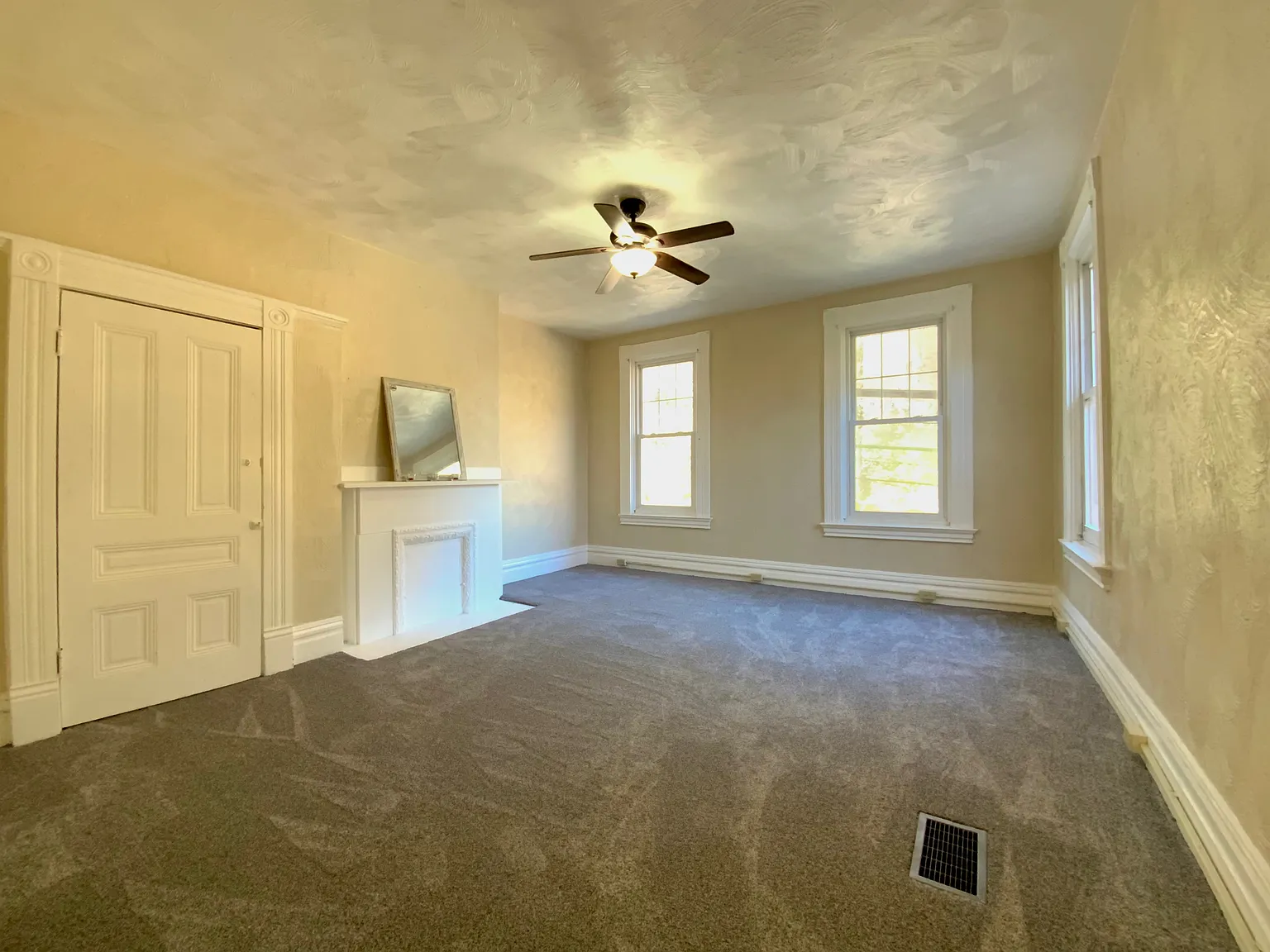 3 bed, $1,800 — Photo 4