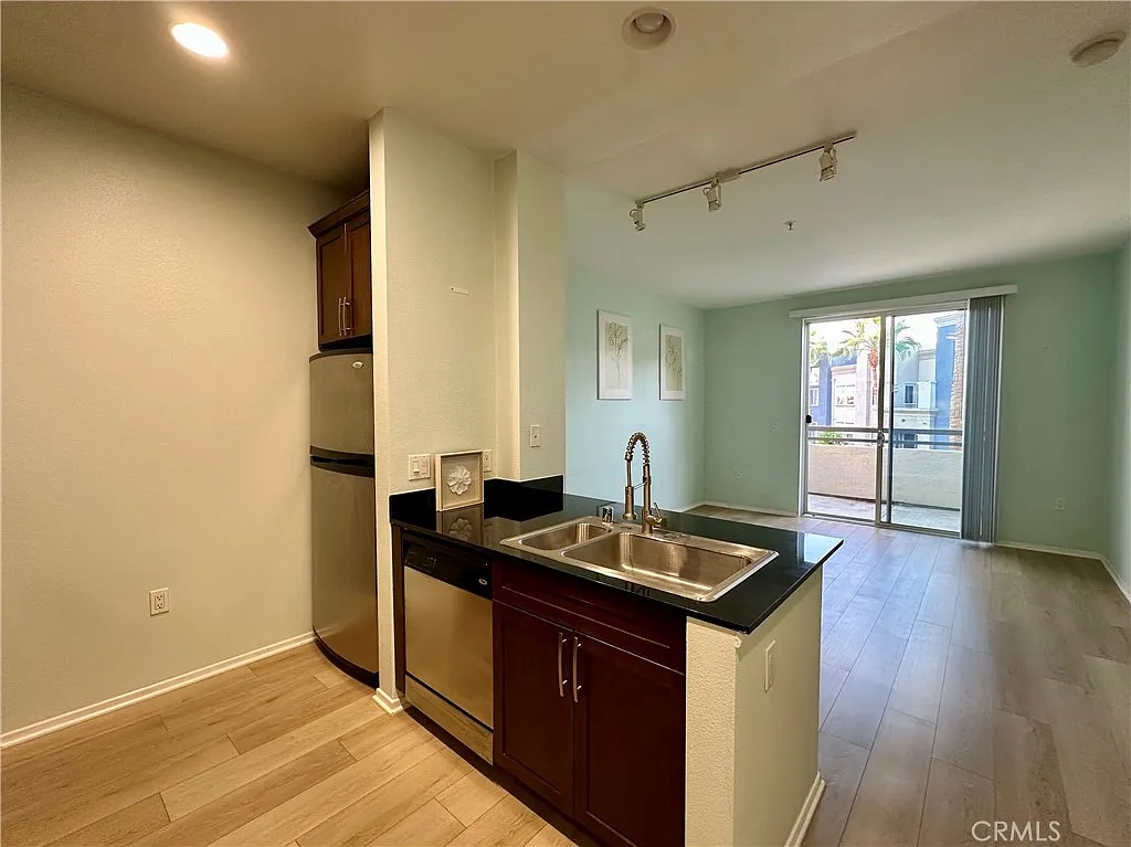 1 bed, 610 sqft, $2,500 — Photo 3