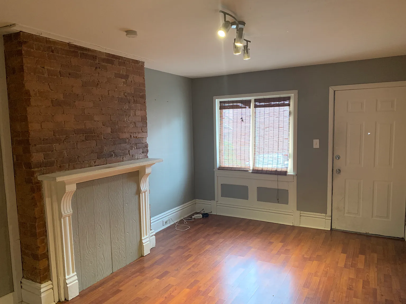 4 bed, 2.5 bath, $2,050 — Photo 3