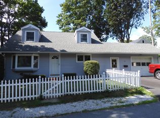 19 Perkins St, Amesbury, MA 01913