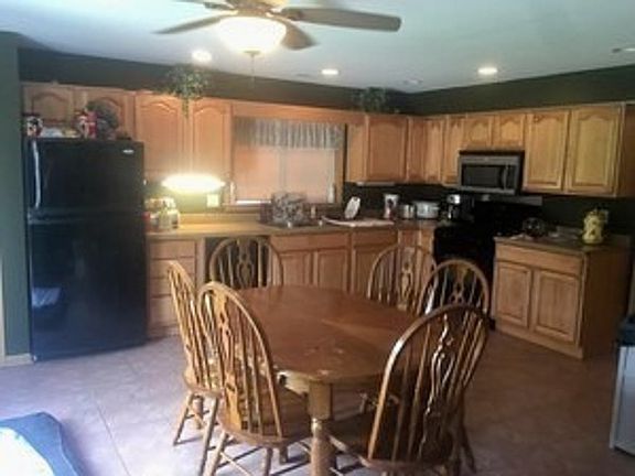 3rd image of 13621 S Laramie Ave