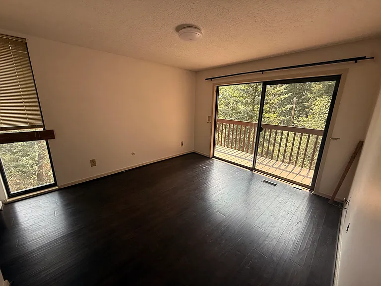 570 Upper Evergreen Dr — Photo 9