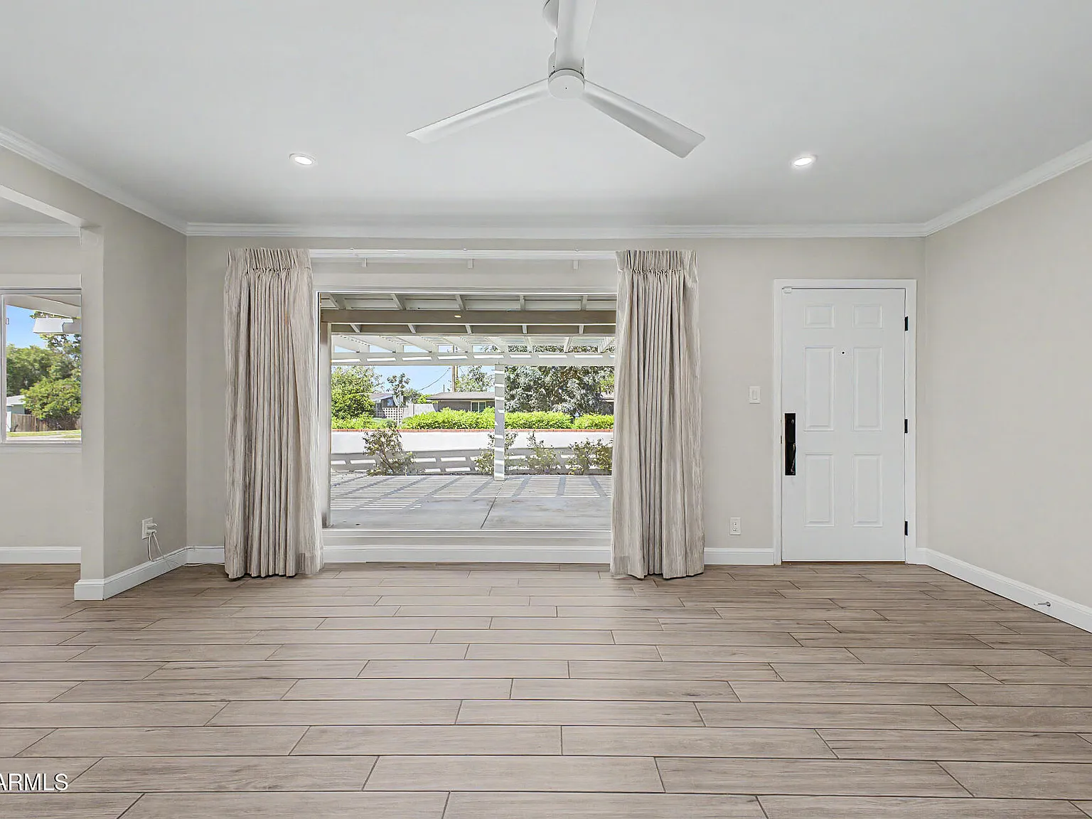 3 bed, 2.0 bath, 1332 sqft, $3,495 — Photo 4