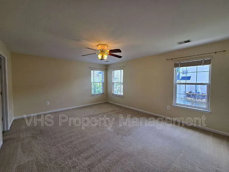 1929 Belle Ave — Photo 9