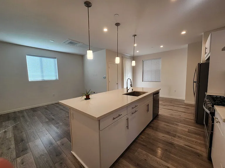 250 Log Pond Ln — Photo 5