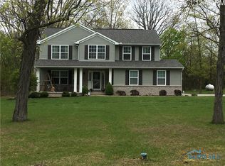 10569 Honeysuckle Ln, Defiance, OH 43512