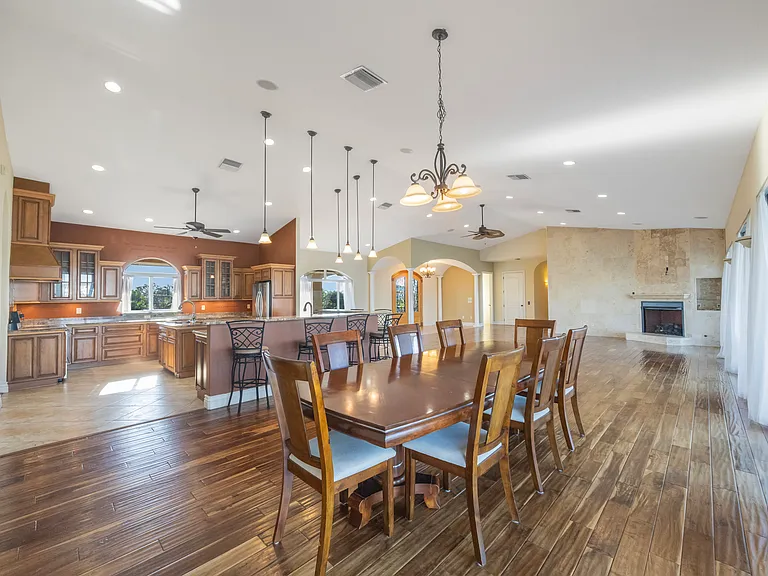 736 Pruitt Dr — Photo 25