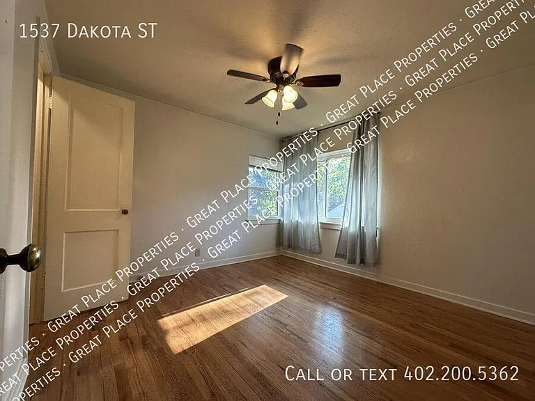 1537 Dakota St — Photo 11