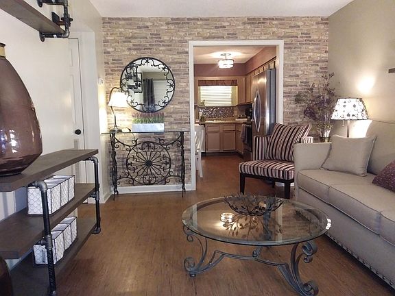 (Previously Staged) Living rm