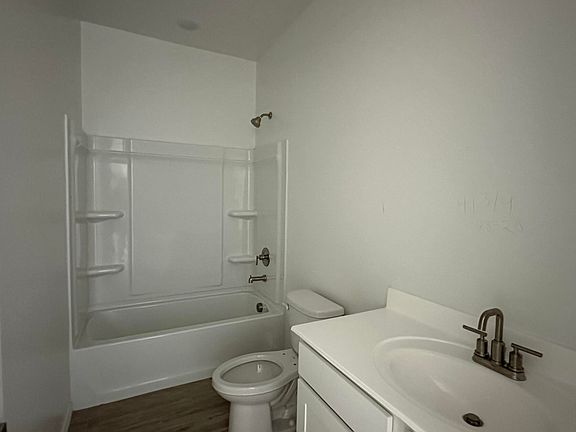 5th image of 4183 E BRADFORD Avenue