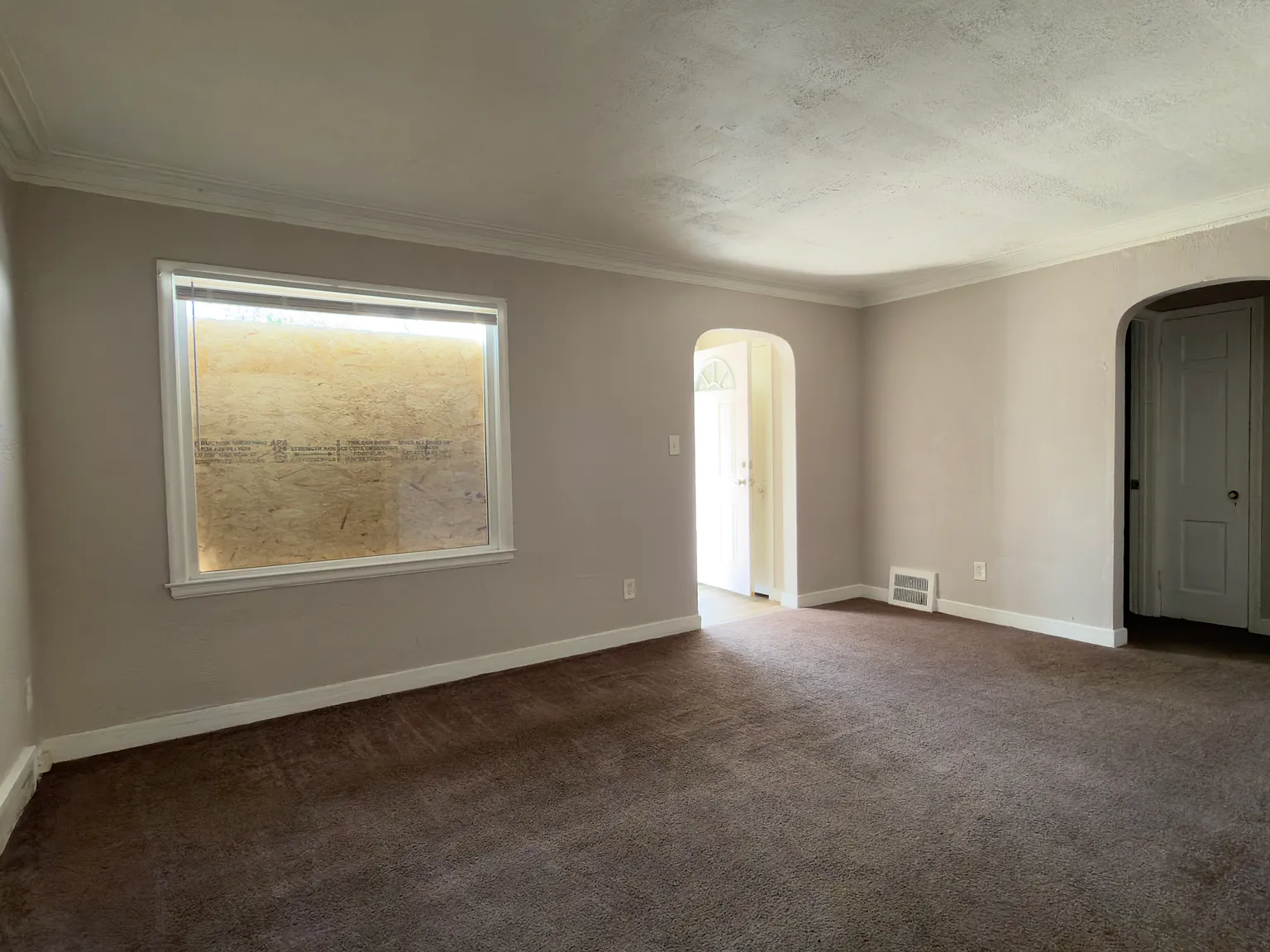 3 bed, 1142 sqft, $1,150 — Photo 2
