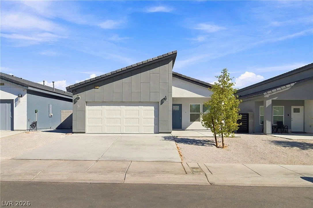 4 bed, 2.0 bath, 1526 sqft, $2,195 — Photo 2