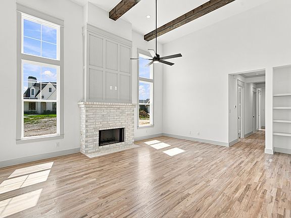 5th image of 409 Garrett Way