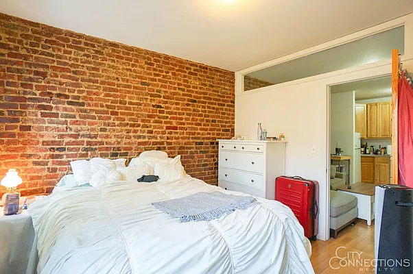 Rented by City Connections Realty | media 30