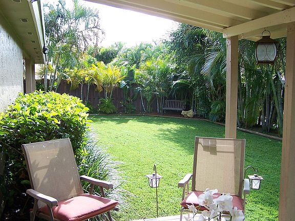 Master Bdrm deck overlooking backyard