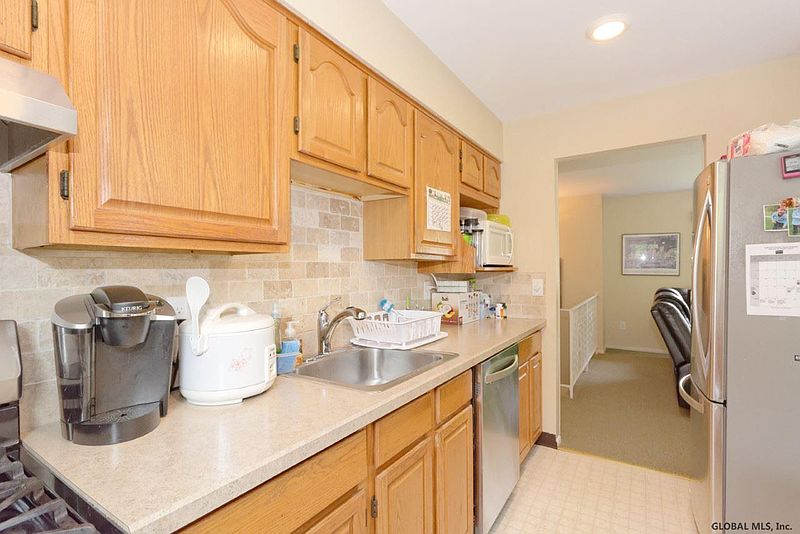 4th image of 6 ROSEMARY DR #E