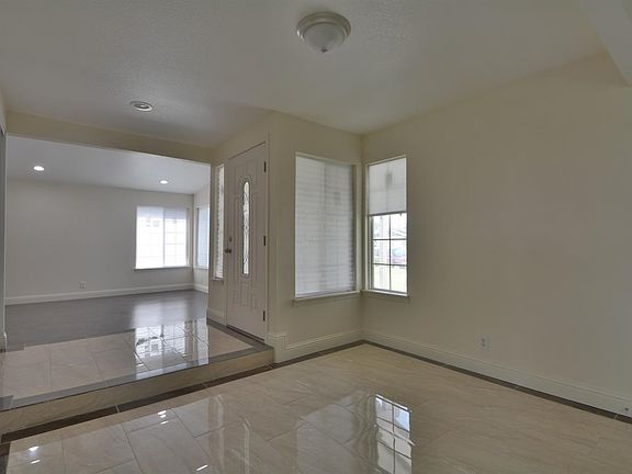 5th image of 702 Fordham Dr