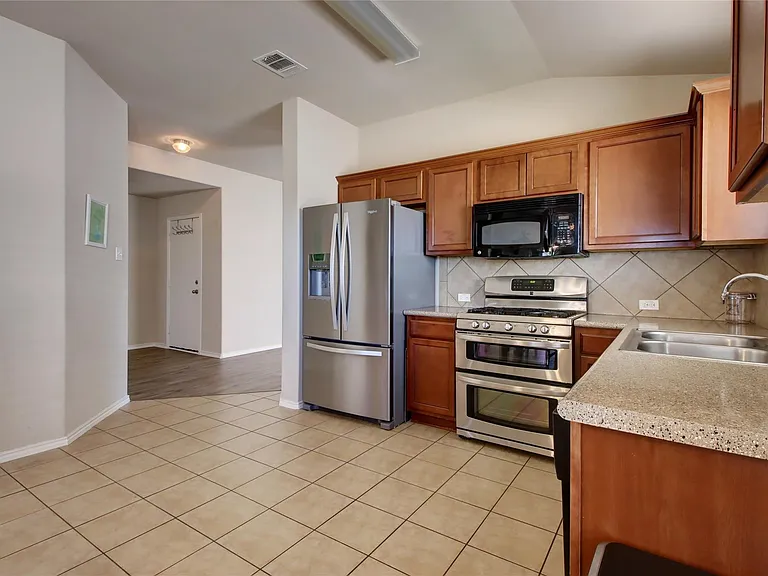 2731 Herrington Cv — Photo 11