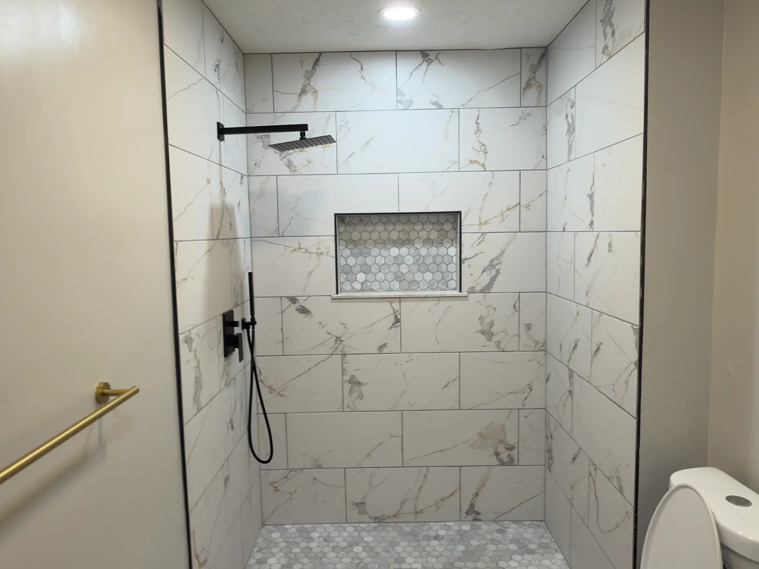 Studio, $825 — Photo 4