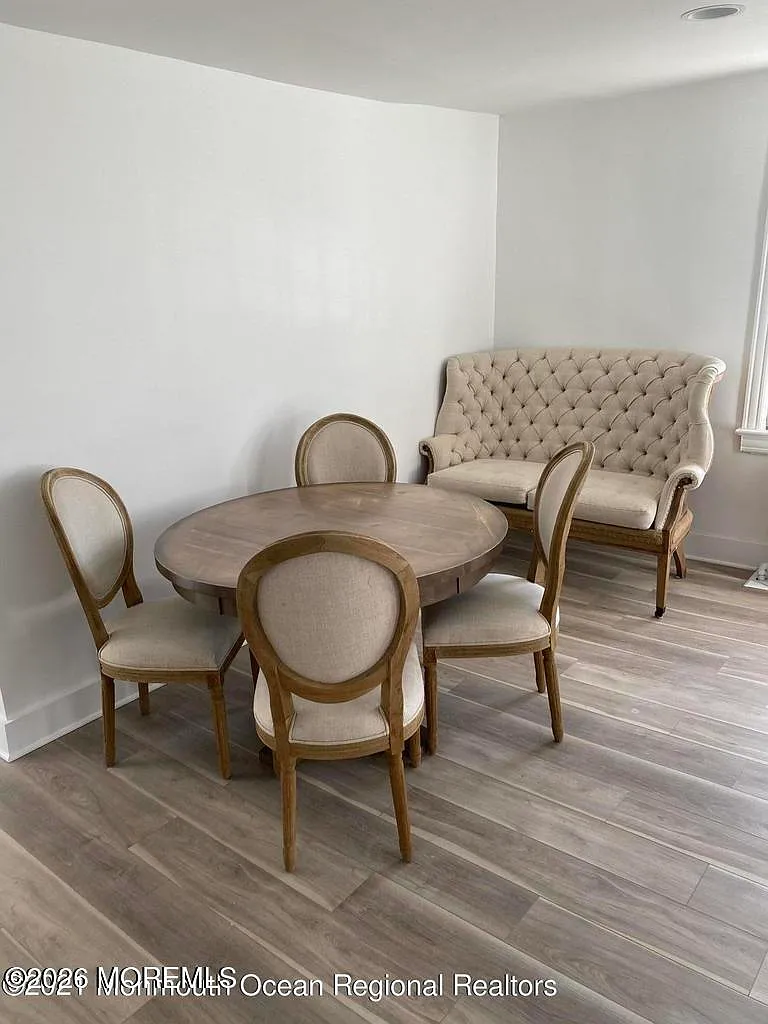 3 bed, 1892 sqft, $2,500 — Photo 4