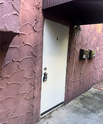2nd image of 1633 S Carrollton Ave #A