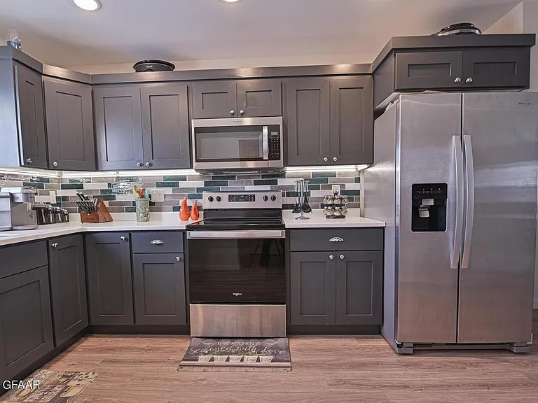 809 Thames Ct — Photo 5