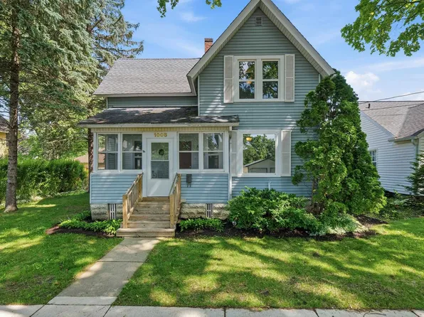 1008 Giles St, Stoughton, WI 53589