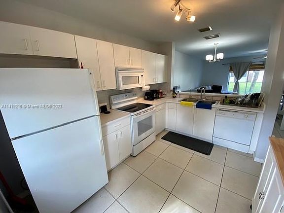 5th image of 634 NW 208th Dr #415