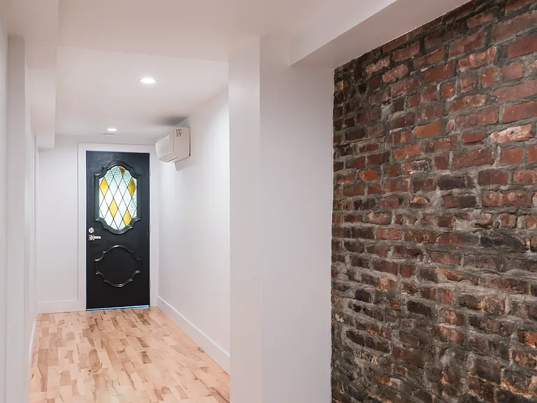 31 Orient Ave #PARLOR — Photo 10