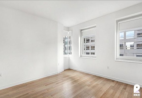 4th image of 70 W 45th St #37A