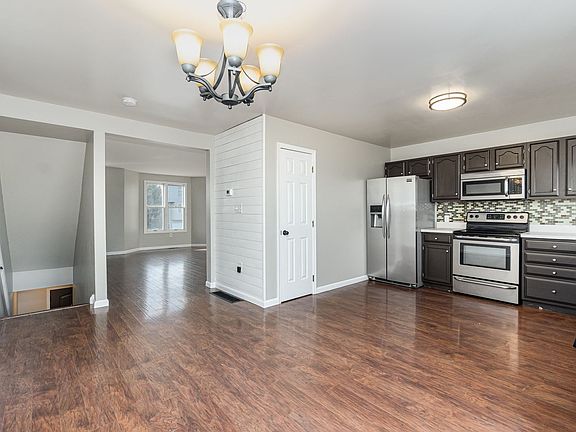 5th image of 263 Chartwood Dr