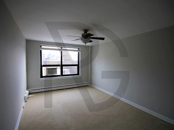 5th image of 445 W Wellington Ave APT 07C